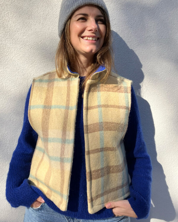 Veste sans manches carreaux beige