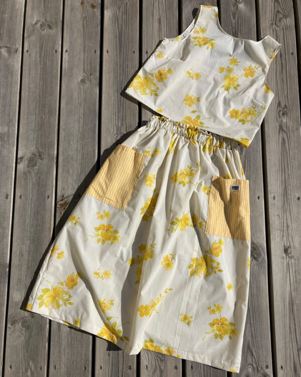 Top + Jupe Fleurs Jaunes